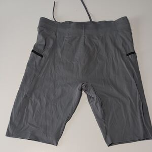 Lululemon Gray  Short Tights Size Medium